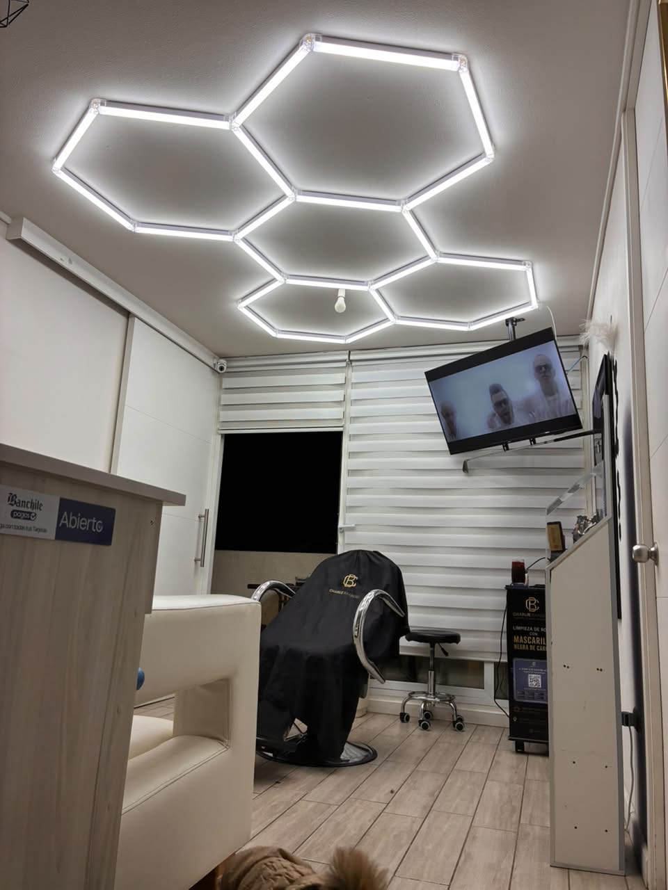 Iluminación y espacio de trabajo de Charlie